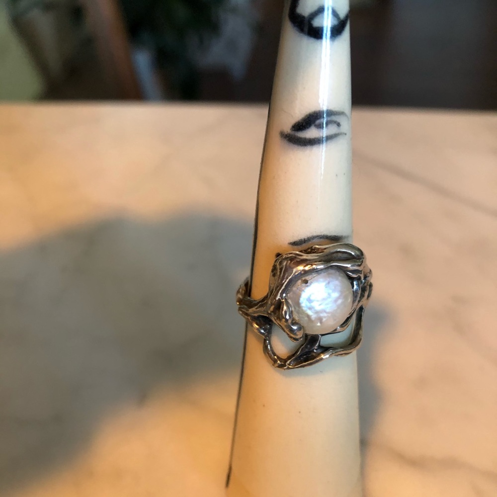 Sterling silver freshwater pearl ring